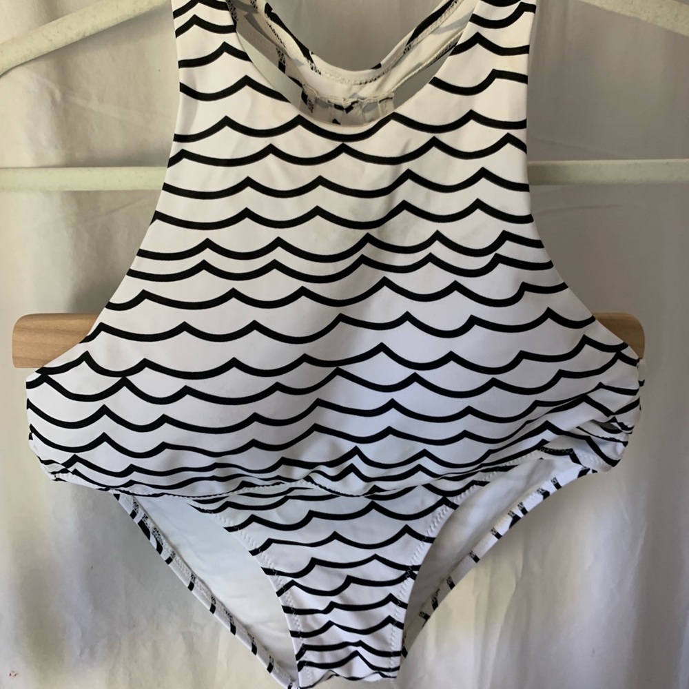 NWOT halter neck bikini set